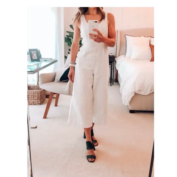 HABITUAL Women's White Wide Legged Cropped Pockets Zip Up Back Jumpsuit Size 4 - Picture 2 of 9
